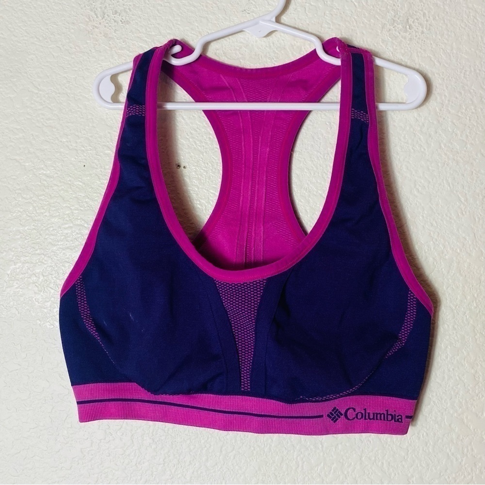 Columbia Women's Seamless Reversible Pink/Blue Sports Bra Size: M